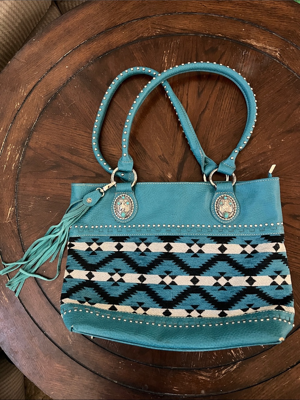 Montana West Concealed Carry Bag Western Buckle Aztec Studded Preowned